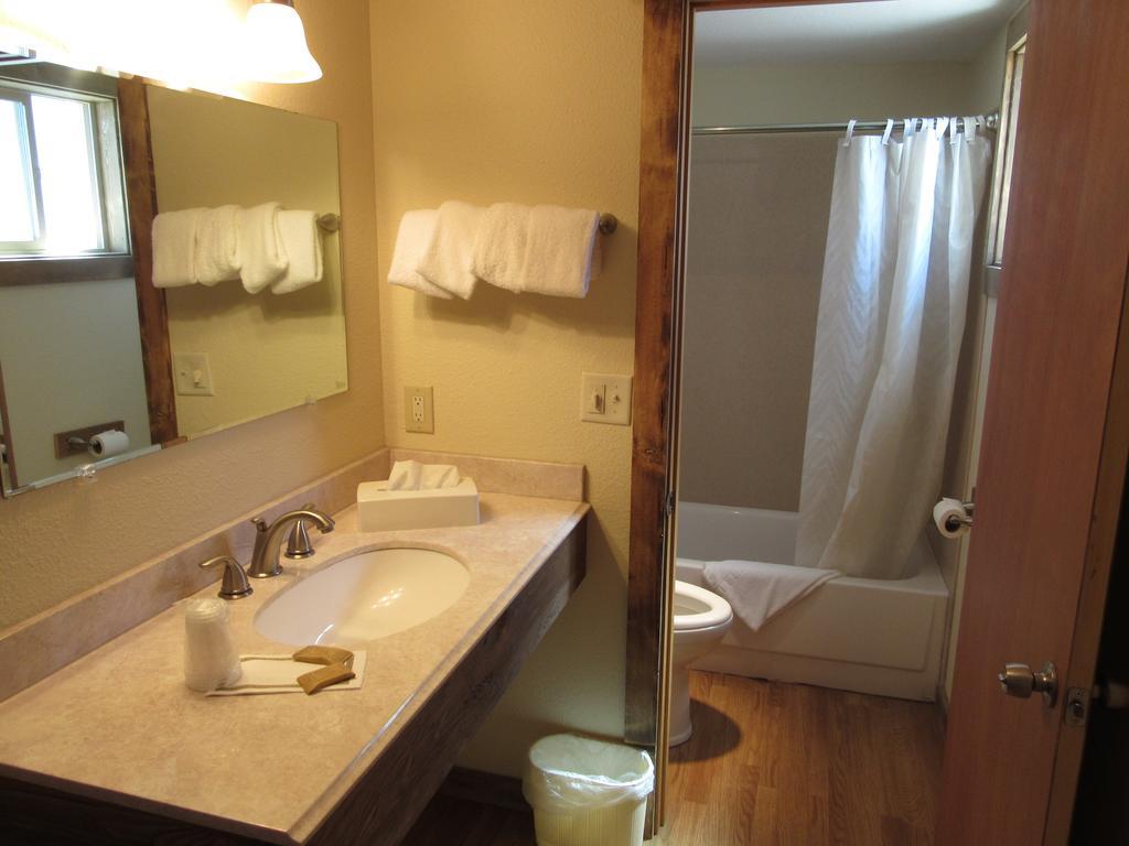 ווסט ילוסטון Al'S Westward Ho Motel מראה חיצוני תמונה